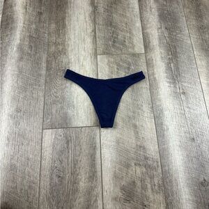 VS Navy Ribbed Thong‎